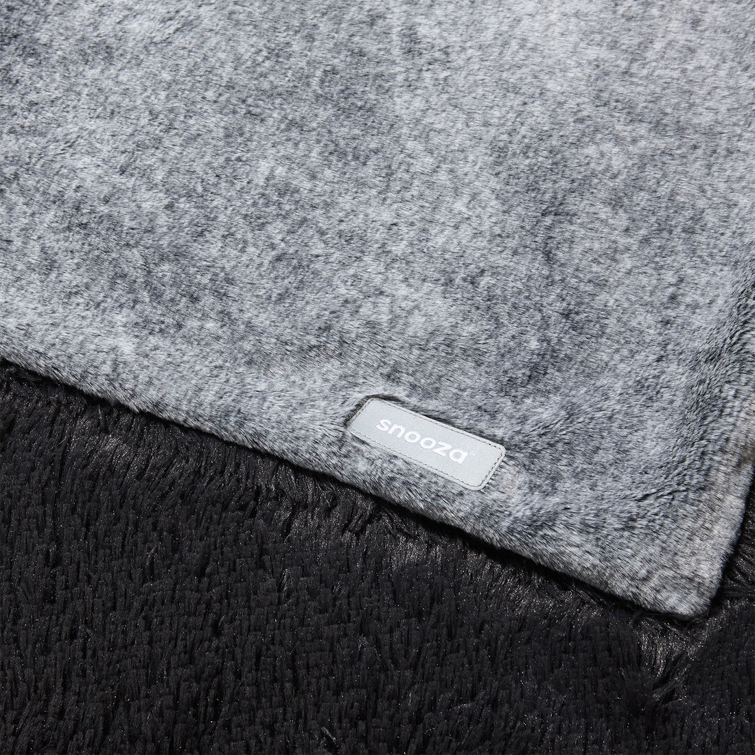 Snooza – Calming Waterproof Blanket